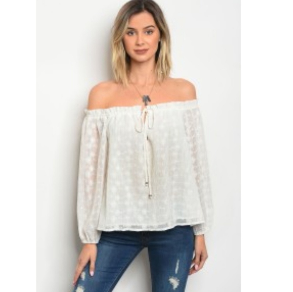 ๐ฉท Gorgeous Boho Off the Shoulder Top - Picture 1 of 7